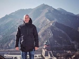 Zinedine Zidane dan Keindahan China Zinedine Zidane dan Keindahan China