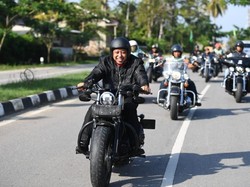 Rommy Keliling Kota Kendari dengan Moge