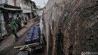 Duh,... Tanggul Muara Baru di Jakarta Utara Bocor