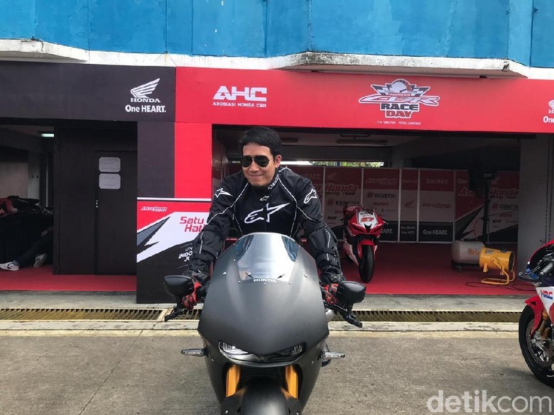 Saat Desta Tunggangi RC213V-S Foto: Robi Setiawan Saat Desta Tunggangi RC213V-S Foto: Robi Setiawan