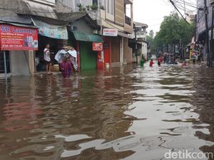 Banjir Setinggi 1 Meter, Kemang Utara Lumpuh