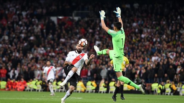 Karena alasan keamanan, pertandingan leg kedua final Copa Libertadores dilangsungkan di Santiago Bernabeu 