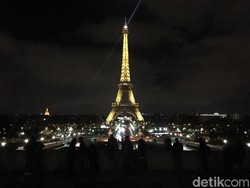 Menara Eiffel Akan Dibuka tapi Harus Naik Tangga, Capek Nggak Ya?