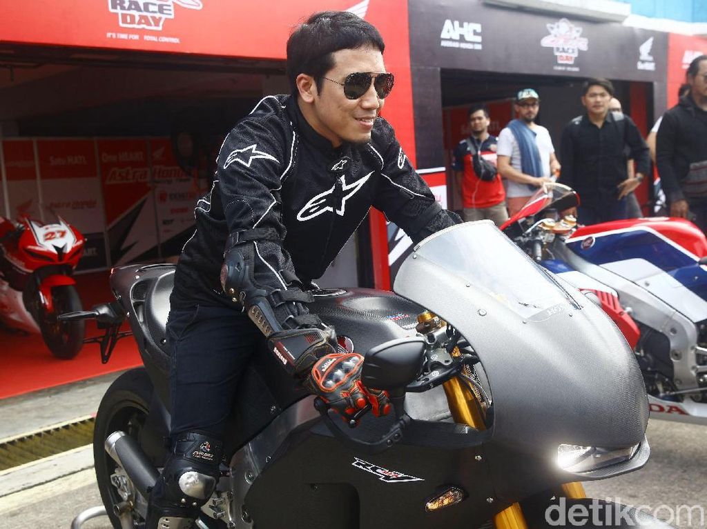 Jajal Motor MotoGP Versi Massal, Desta: Tetap Utamakan Safety Jajal Motor MotoGP Versi Massal, Desta: Tetap Utamakan Safety