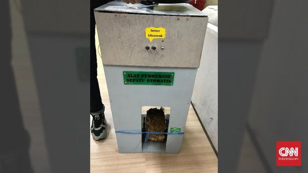 Akbar, Siswa SD Pembuat Alat Pembersih Sepatu Otomatis