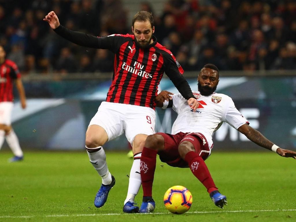 Thiago Silva: Higuain Simpan Gol untuk Lawan Juve Thiago Silva: Higuain Simpan Gol untuk Lawan Juve