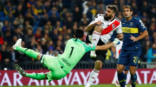Lucas Pratto menyamakan kedudukan menjadi 1-1 sehingga pertandingan dilanjutkan ke babak 2x15 menit.
