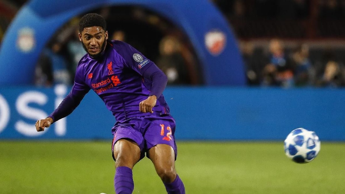 Joe Gomez kemungkinan jadi starter saat hadapi Porto  (Srdjan Stevanovic/Getty Images)