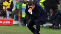 Gaya pelatih Torino Walter Mazzarri di pinggir lapangan. Marco Luzzani/Getty Images.