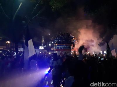 Juara Liga 1, Persib U-16 dan U-19 Diarak Keliling Bandung