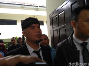 Ahmad Dhani soal Kasus Ujaran Kebencian: Jokes of the Year Ahmad Dhani soal Kasus Ujaran Kebencian: Jokes of the Year