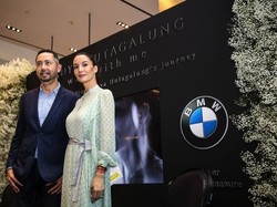 Makna di Balik Buku Walk With Me Karya Nadya Hutagalung