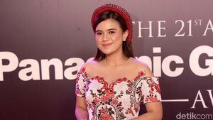 Tampil dengan Floral Dress, Audi Marissa Happy Banget!