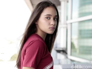 Pesona Aurora Ribero, Si Cantik Lawan Main Aliando