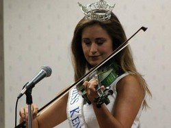 Kirim Foto Tanpa Busana ke Anak 15 Tahun, Ratu Kecantikan Ini Dipolisikan