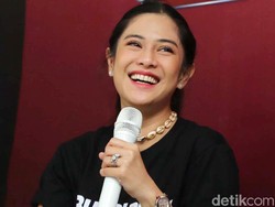 Bentuk Perhatian Dian Sastro untuk Polisi yang Kawal Aksi 22 Mei