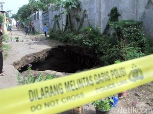 Jalan Ambles di Kutawaringin Segera Ditutup Pemkab Bandung