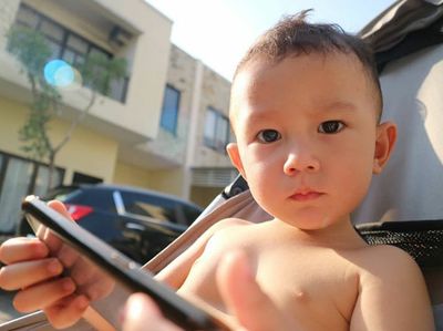 Gemasnya James, Anak Dahlia Poland dan Fandy Christian