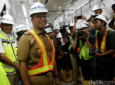 Wajah Semringah Anies Cek Proyek MRT Jakarta