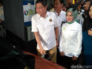 Di Tengah Hujan Lebat, Jonan Luncurkan SPLU Pertamina