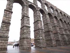 Video: Saluran Air Peninggalan Romawi yang Menakjubkan