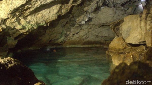 Foto: Keajaiban Gua Kristal di Kupang