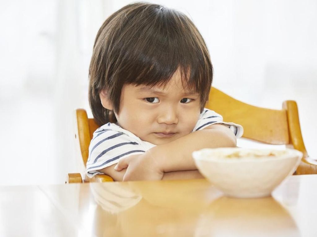 Cara Mudah Mencegah dan Mengatasi Anak Picky Eater