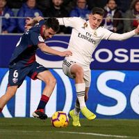 Menang Susah Payah Lawan Huesca, Madrid Salahkan Angin