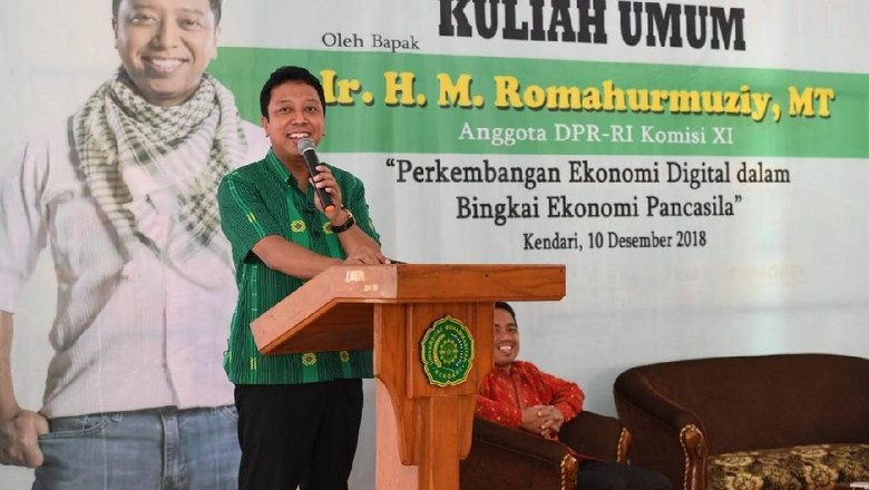 Di Kendari, Rommy Minta Mahasiswa Geluti Wirausaha Digital