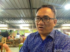 Andi Arief Mencuit Perdana Pasca-penangkapan: Maaf Saya Bikin Marah Andi Arief Mencuit Perdana Pasca-penangkapan: Maaf Saya Bikin Marah