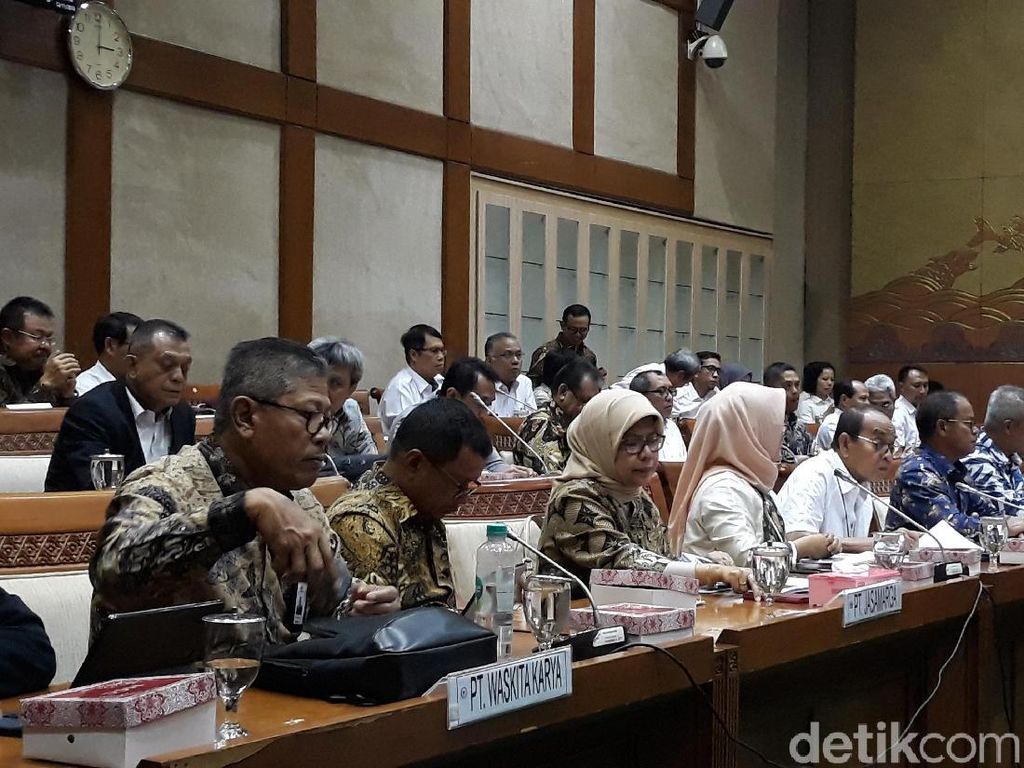 DPR Kumpulkan Bos-bos BUMN Konstruksi dan Tol Bahas Proyek Mangkrak DPR Kumpulkan Bos-bos BUMN Konstruksi dan Tol Bahas Proyek Mangkrak