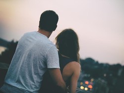 Coba Kabur Saat Tepergok, Mobil Goyang di Halaman Pengadilan Masuk Got