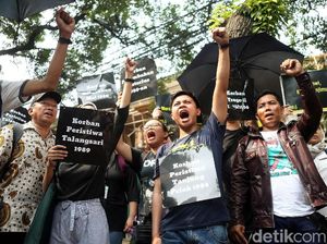 Puluhan Orang Gelar Aksi Unjuk Rasa di Kantor Komnas HAM