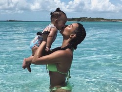 Gemas! Baby Chi, Putri Bungsu Kim Kardashian Ternyata Lahap Saat Makan