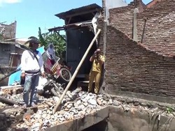 2 Bersaudara Ini Tewas Tertimpa Tembok Runtuh di Makassar