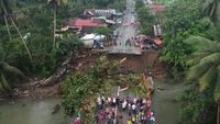 Jembatan Jalan Nasional di Bukittinggi Roboh