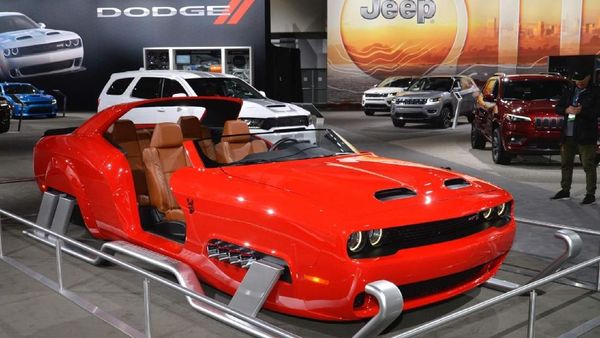 Mobil Dodge Pengganti Kereta Salju Santa Claus