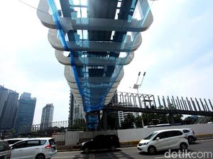 Penampakan Terkini Pembangunan JPO Ratu Plaza Penampakan Terkini Pembangunan JPO Ratu Plaza