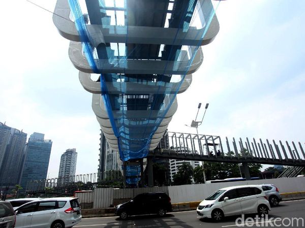 Penampakan Terkini Pembangunan JPO Ratu Plaza