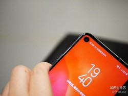 Harga Galaxy A8s Akhirnya Terungkap