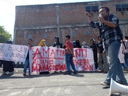 Dosen IAIN Lempar Buku dan Tampar Mahasiswa di Kelas