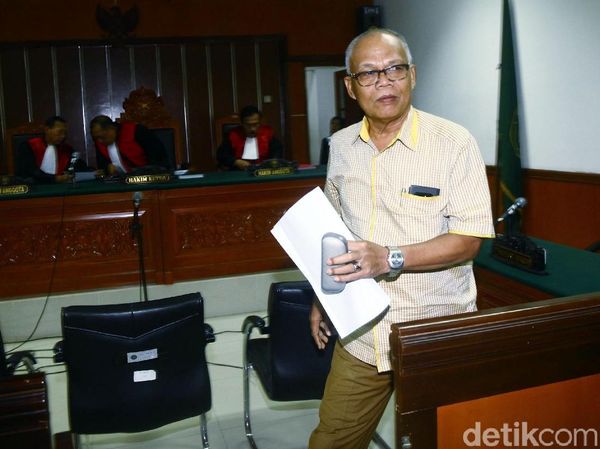 Ekspresi Caleg Gerindra Saat Divonis Hukuman Percobaan