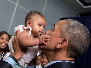 Kedekatan Barack Obama dengan Anak-anak Kedekatan Barack Obama dengan Anak-anak