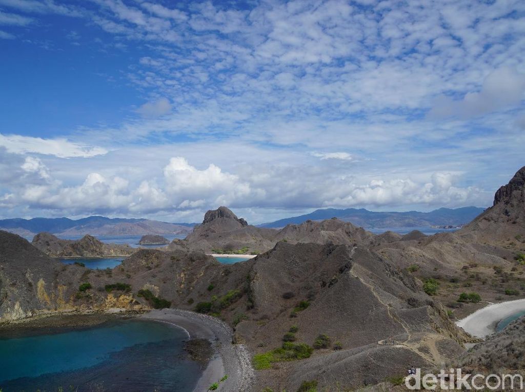 Pemandangan Indah Pulau Padar, Cocok Untuk Liburan Akhir Tahun