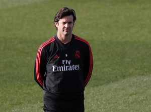 Mourinho Dipecat, Haruskah Solari Khawatirkan Posisinya di Madrid? Mourinho Dipecat, Haruskah Solari Khawatirkan Posisinya di Madrid?