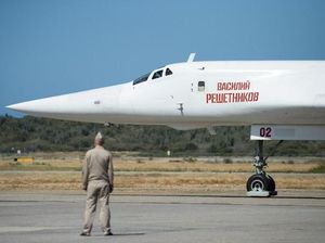 Saat Pesawat Pengebom Berkemampuan Nuklir Rusia Tiba di Venezuela