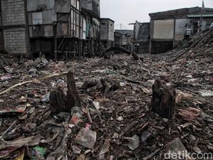 Begini Kondisi Lingkungan Akibat Buang Sampah Sembarangan Begini Kondisi Lingkungan Akibat Buang Sampah Sembarangan