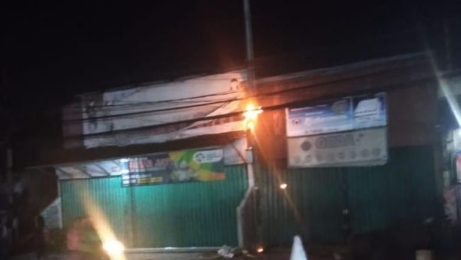 Berita Kabel Listrik di Jalan Raya Bogor Terbakar, Damkar Merapat Selasa 16 April 2024