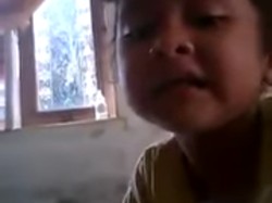 Bocah Ini Nyanyi Lagu Makan Daging Anjing Dengan Sayur Kol