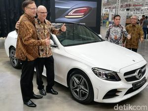 Sedan Mewah Mercy C-Class Made in Bogor Sedan Mewah Mercy C-Class Made in Bogor
